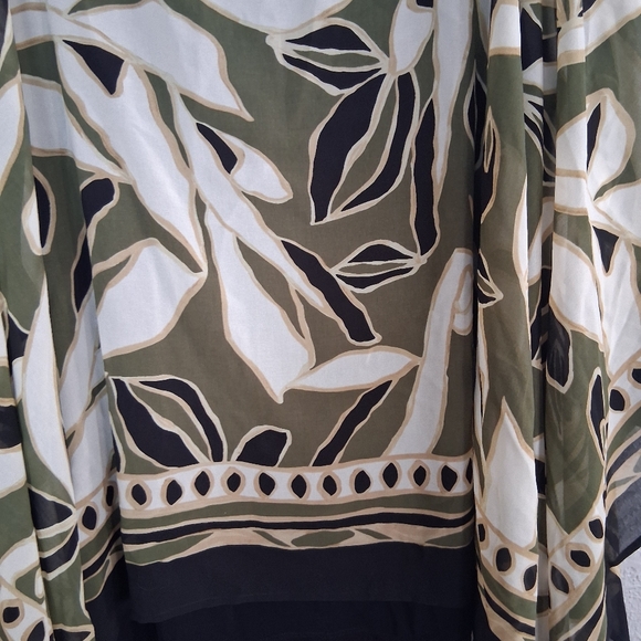 Chico's NWT Travelers Paisley Chiffon Layer Top Green Tan 4/XXL - Picture 5 of 9